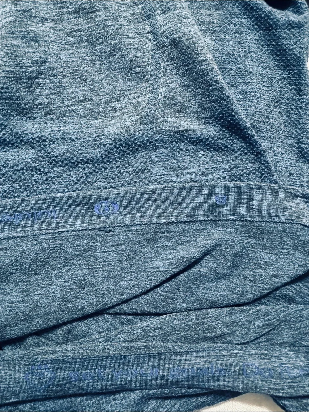 lululemon athletica Women's Heathered Blue Long-Sleeve Tee Size 8